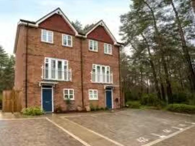 Apartment for rent in Fleet, Hart