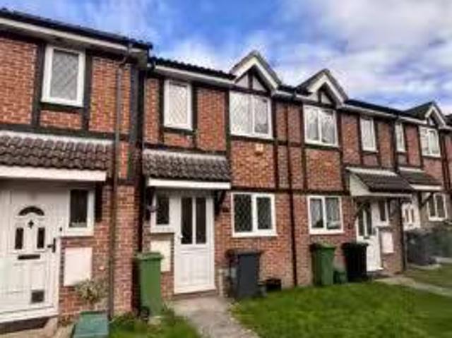 Apartment for rent in South Ham, Priest Down