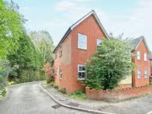 Apartment for rent in Heol-las, Surrey
