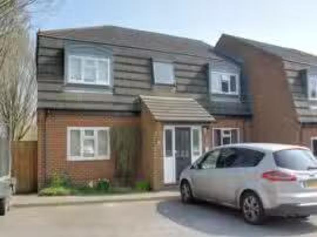 Apartment for rent in Wrecclesham, Fole