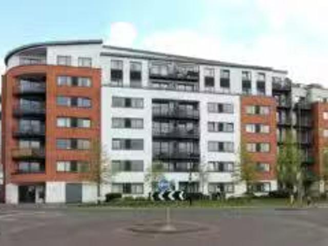 Apartment for rent in Heol-las, Surrey