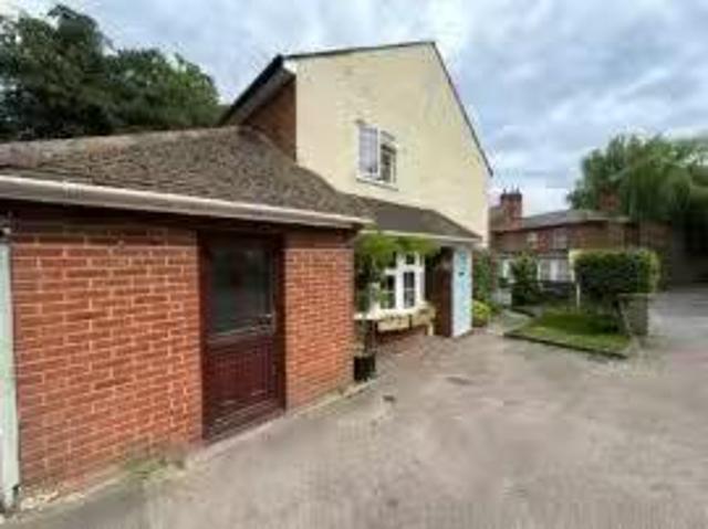 Apartment for rent in Upper Hale, Fole
