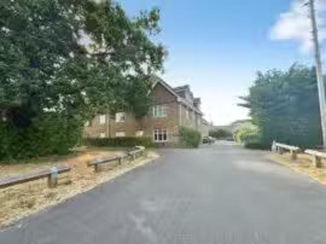 Apartment for rent in Heol-las, Surrey