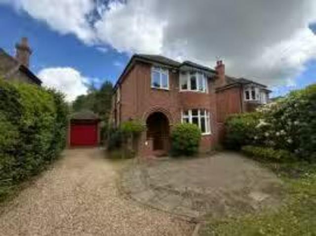 House for rent in Little Sandhurst