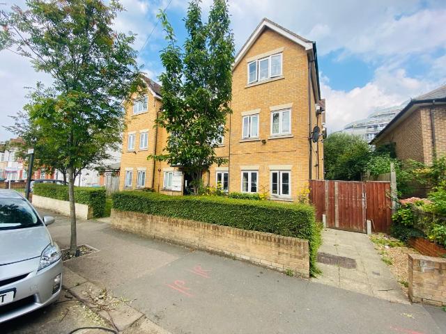 Apartment for rent in London Borough of Harrow, Greater London