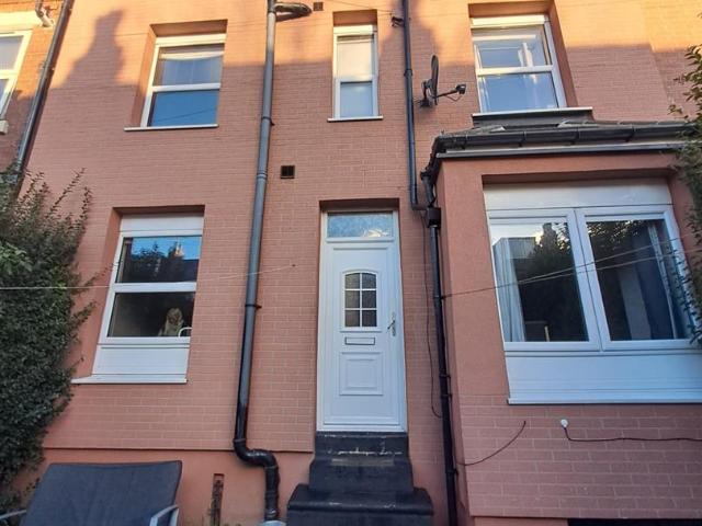 Studio for rent in West Yorkshire