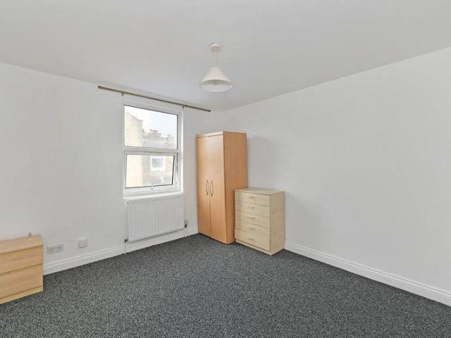 Apartment for rent in Temple Mills, Greater London