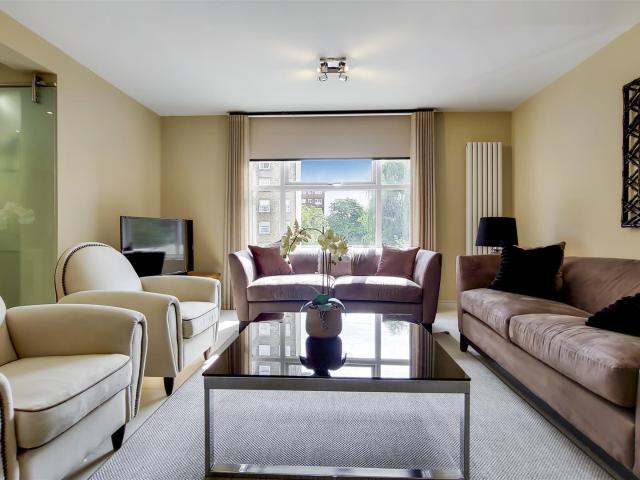 Apartment for rent in Belsize Park, Greater London