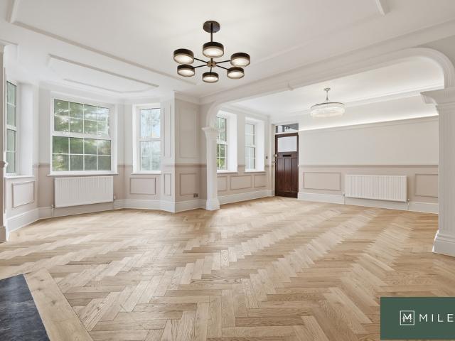 Apartment for rent in Brondesbury, Greater London