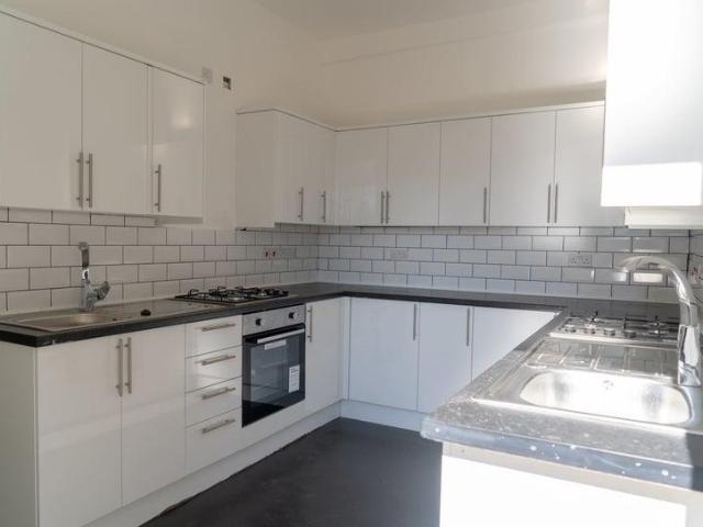 House for rent in Newbury Park, Greater London