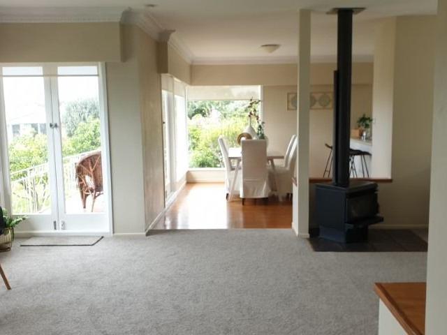 House for rent in Paremoremo, Oroua County