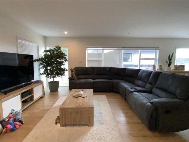 House for rent in Paremoremo