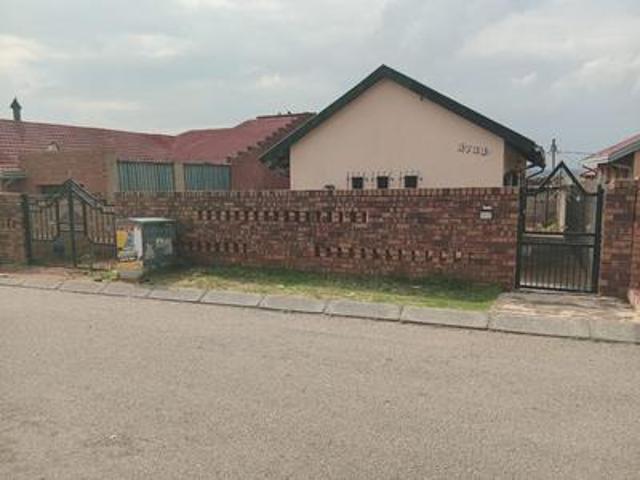 House for sale in Diepkloof, Vosloorus