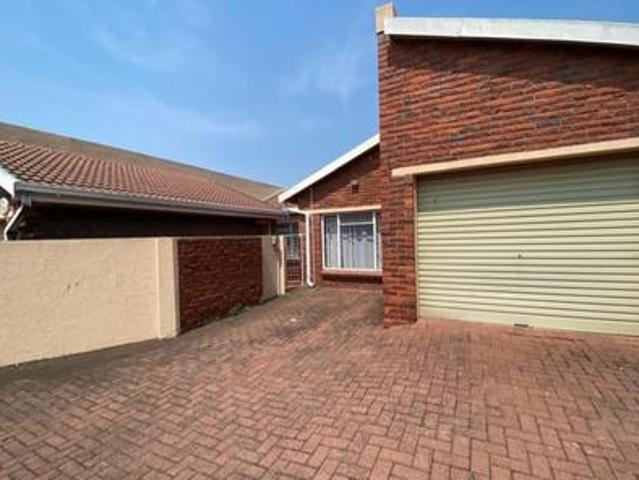 Apartment for sale in Newcastle, Kwazulu-natal