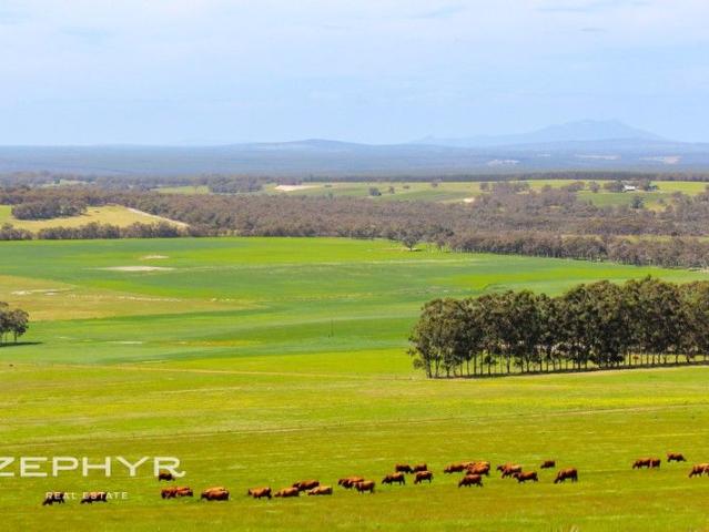 Cottage for sale in Takalarup, Western Australia