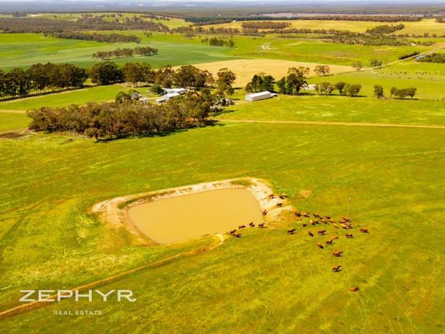 Cottage for sale in Takalarup, Western Australia