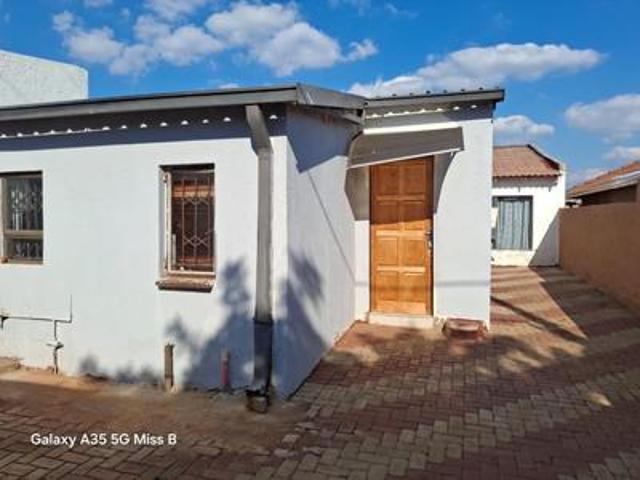 House for rent in Soweto, City of Johannesburg Metropolitan Municipality