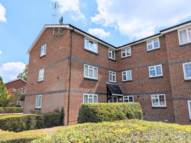 Apartment for rent in Roffey, Horsham
