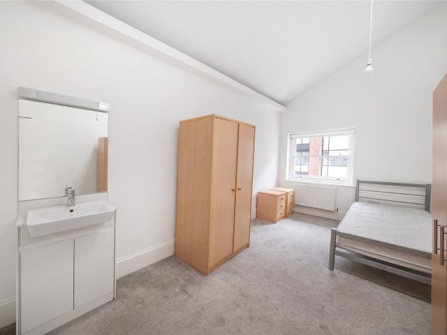House for rent in Brompton, Greater London