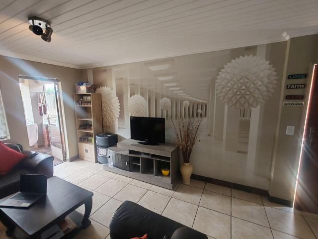 Apartment for rent in Waterkloof, Gauteng