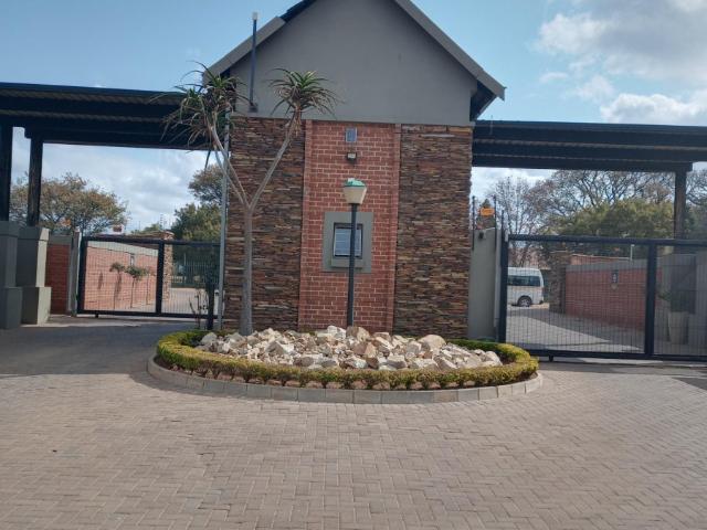 House for rent in Waterkloof, Gauteng