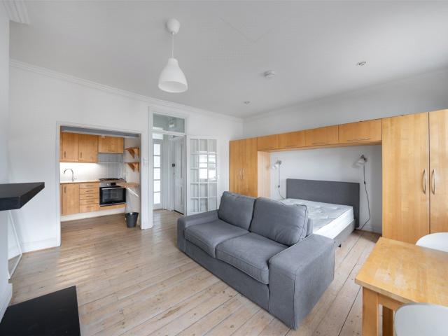 Studio for rent in Chalk Farm, Primrose Hill
