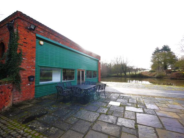 Apartment for rent in Navestock Side, Essex