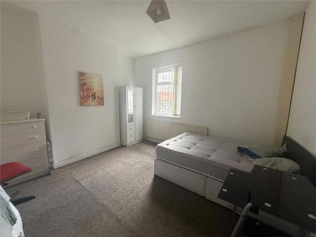 House for rent in Calderstones