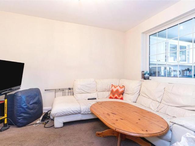 House for rent in Chessington, Greater London