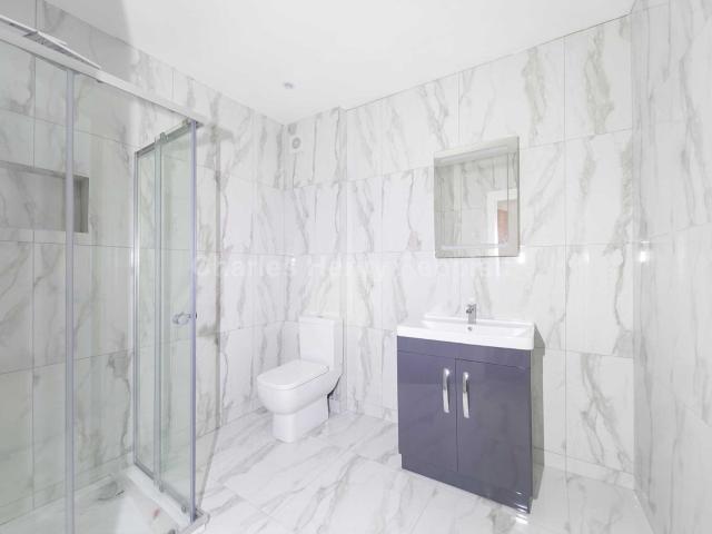 Apartment for rent in Newbury Park, Greater London
