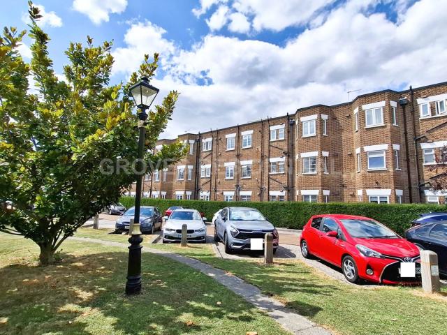 Apartment for rent in London Borough of Merton, Raynes Park