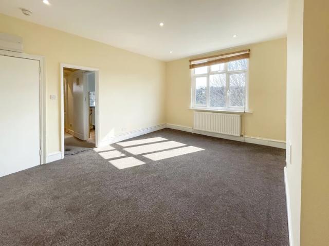 Apartment for rent in Mapesbury, Greater London