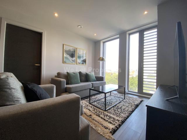 Apartment for rent in Wardle, Burnedge