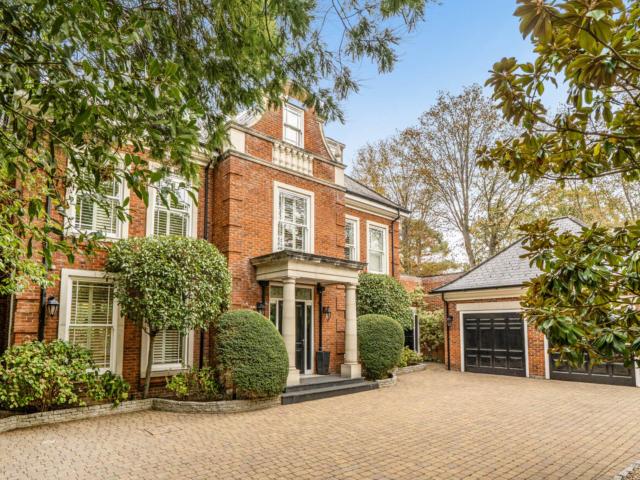House for rent in Oxshott, Elmbridge