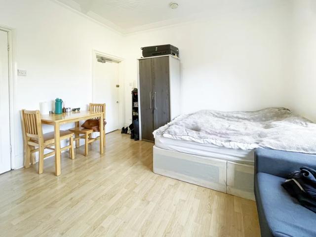 Apartment for rent in Golders Green, Isle Of Man