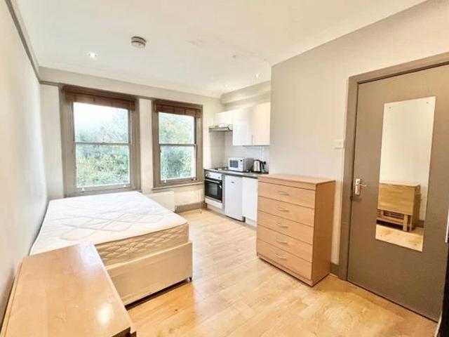Studio for rent in Kilburn, Greater London