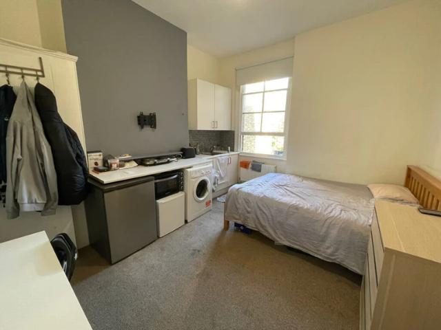 Room for rent in South Hampstead, Greater London