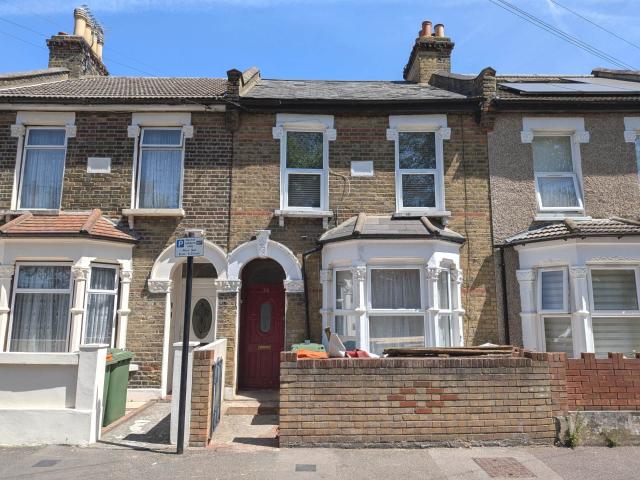 House for rent in Plashet, Greater London