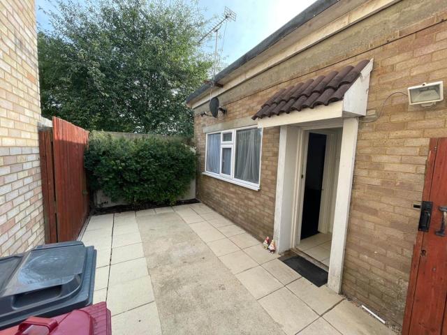 Studio for rent in Dee Park, Reading