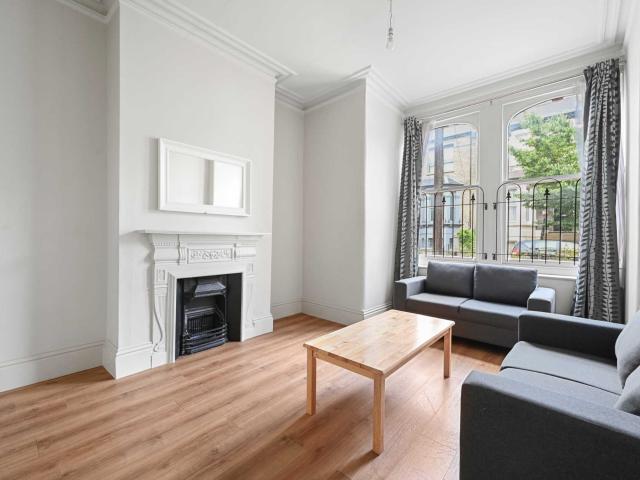 Apartment for rent in Shepherd's Bush, Greater London