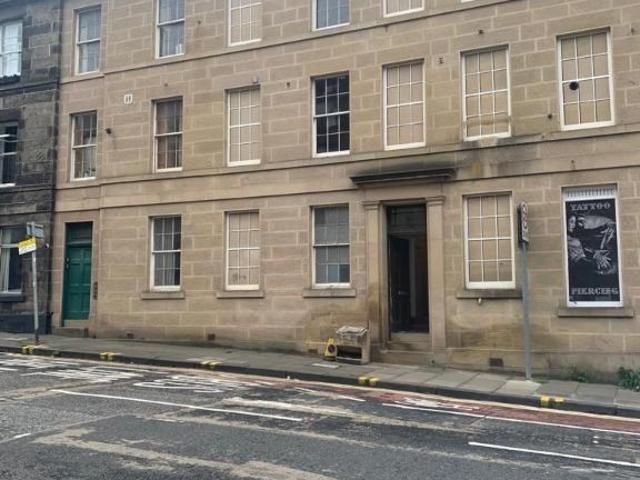 Apartment for rent in Hillside, Leith