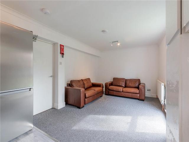 Apartment for rent in East Craigs, Scotland