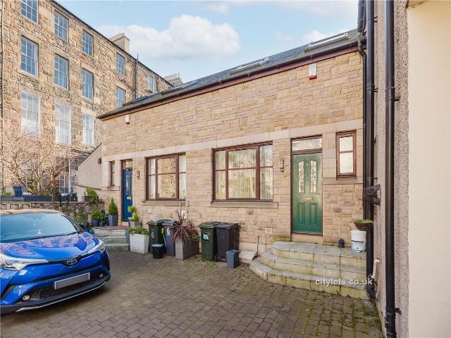 House for rent in Gayfield, Broughton