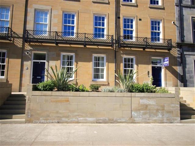 Apartment for rent in Hillside, Leith