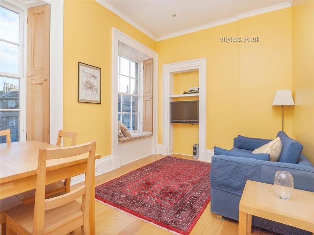 Apartment for rent in Gayfield, Broughton