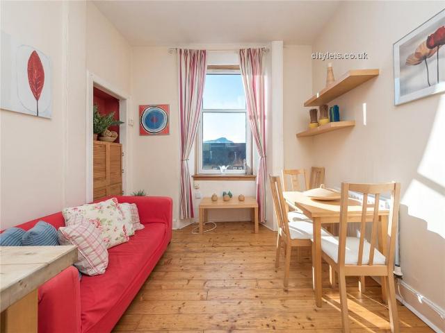 Apartment for rent in Hillside, Leith