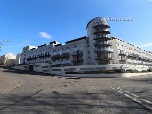 Apartment for rent in Maryhill Park, Summerston