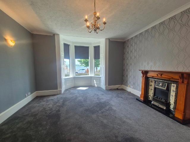 Apartment for rent in Largs