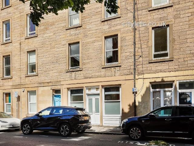 Apartment for rent in Hillside, Leith