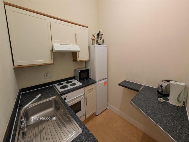 Apartment for rent in Hillside, Leith